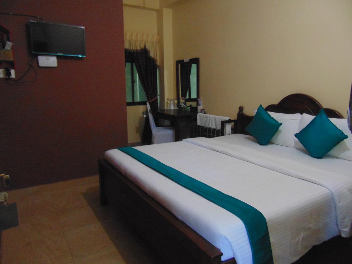 Sri Krishna Bhavan Hotel Hatton Exterior foto