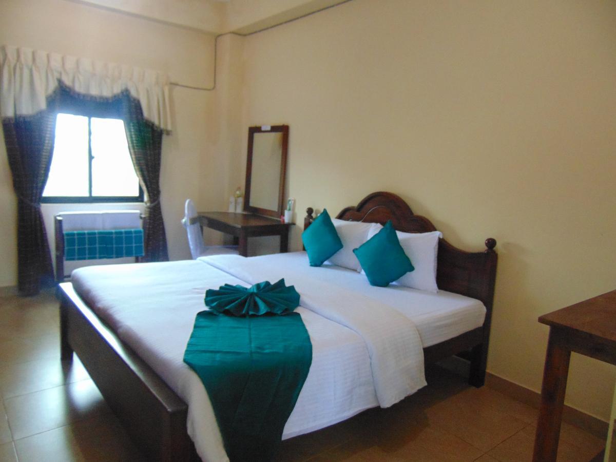 Sri Krishna Bhavan Hotel Hatton Exterior foto