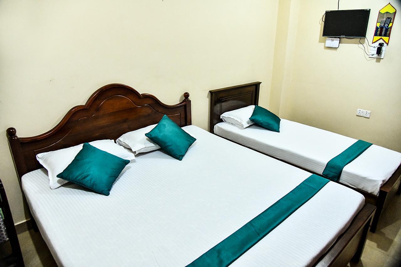Sri Krishna Bhavan Hotel Hatton Exterior foto