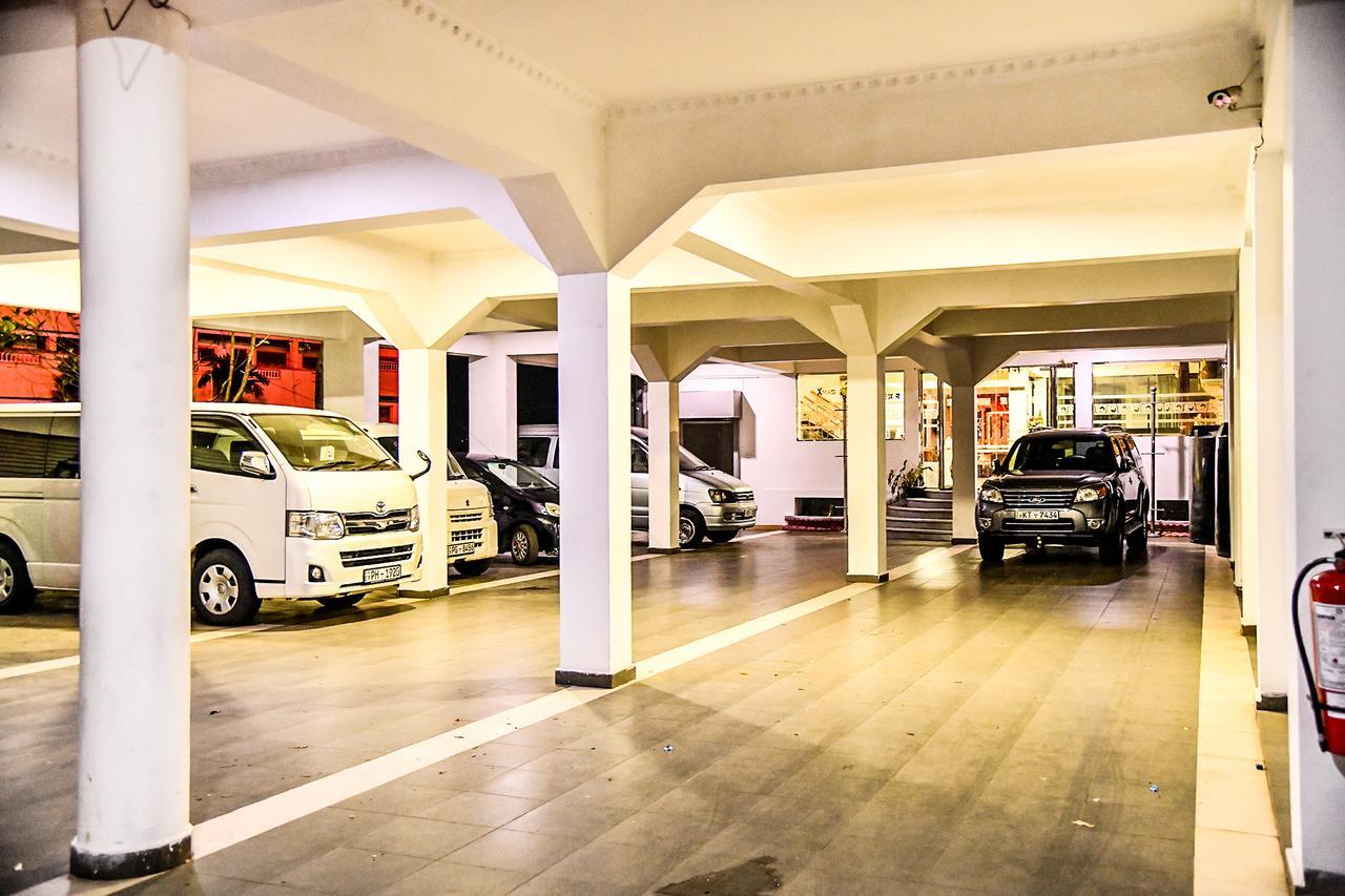 Sri Krishna Bhavan Hotel Hatton Exterior foto