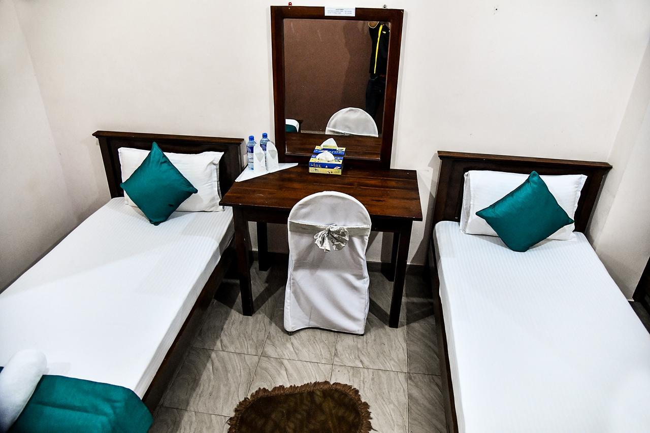Sri Krishna Bhavan Hotel Hatton Exterior foto
