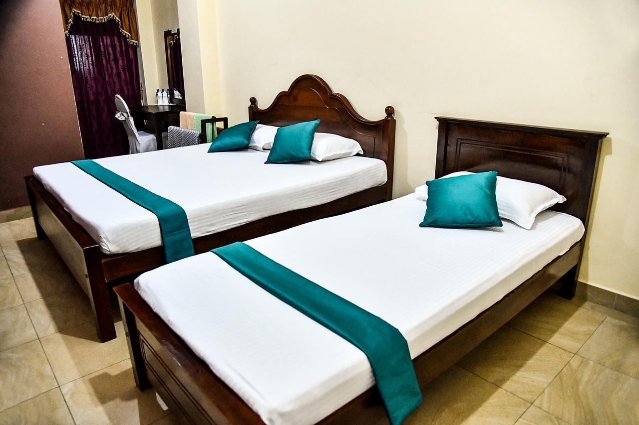 Sri Krishna Bhavan Hotel Hatton Exterior foto