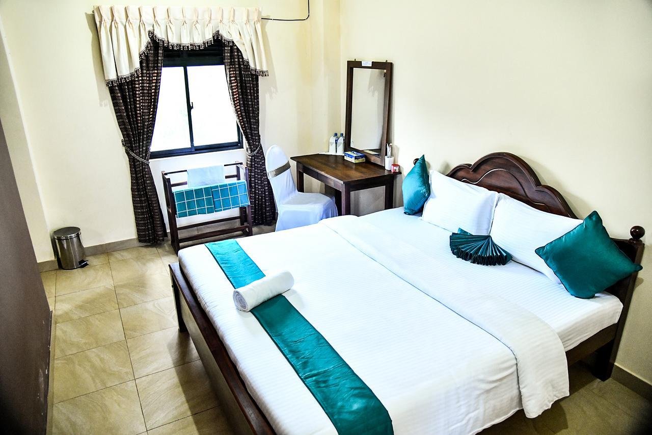 Sri Krishna Bhavan Hotel Hatton Exterior foto