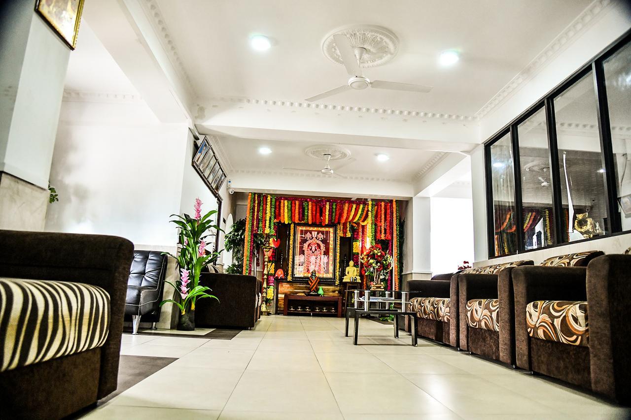 Sri Krishna Bhavan Hotel Hatton Exterior foto